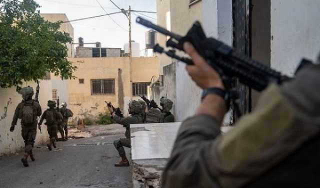 قوات الاحتلال تقتحم مدينة قلقيلية بالضفة الغربية (فيديو)