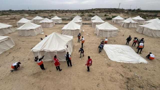 مصر تقيم مخيمات ضخمة في رفح الفلسطينية