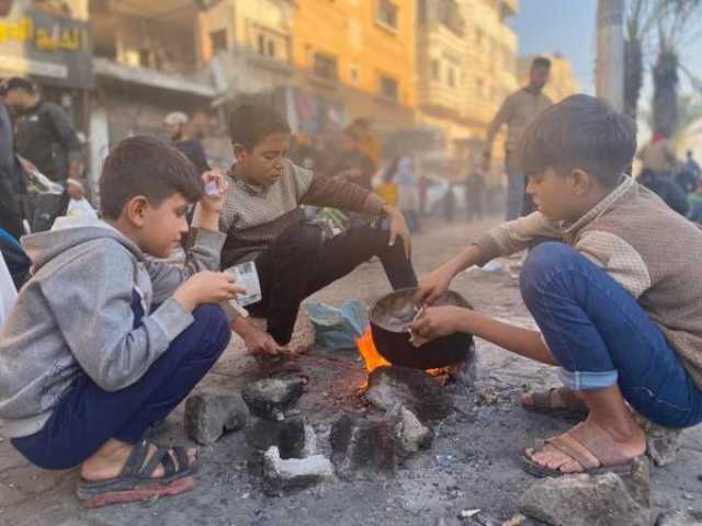 مآسٍ إنسانية يومية في غزة.. الجوع والعطش يهددان حياة الناجين من القصف الإسرائيلي