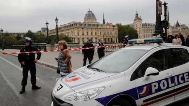 إصابة 3 أشخاص بعملية طعن في باريس والشرطة تعتقل الجاني
