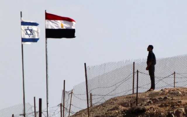 'معاريف': إسرائيل طلبت من الجنود المصريين إخلاء الحدود مع غزة