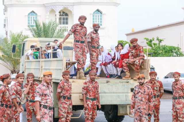 'كتيبة الصحراء' تنقل عددًا من المواطنين بشمال الشرقية