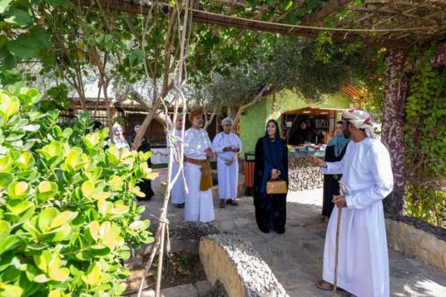 السيدة الجليلة تزور مركز الوفاء وواحة صعراء وحصن الحلة في محافظة البريمي