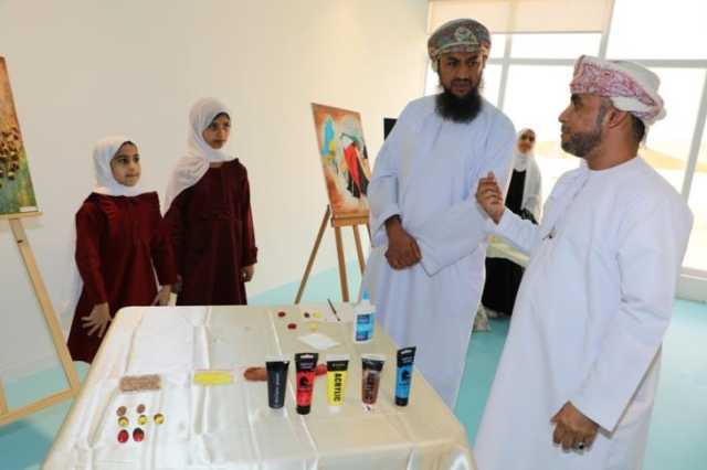 مركز زوار بسياء وسلّوت يستضيف معرضا لأعمال الفنية الطلابية