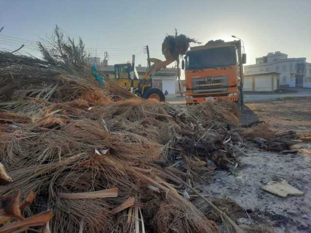 'بلدي عبري' تنظم حملة لتنظيف مجرى وادي الكبير