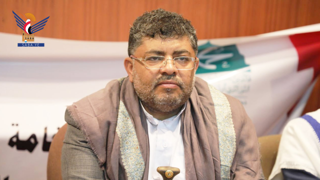 محمد علي الحوثي يعزي فضيلة العلامة أحمد الهادي في وفاة زوجته