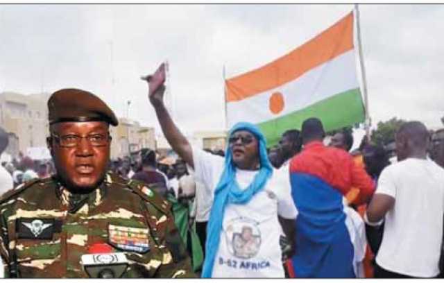 عندما يحضر العسكر تكون الكلمة الفصل لفوهات البنادق ما هي احتمالات التدخل العسكري لإنهاء الانقلاب في النيجر ?
