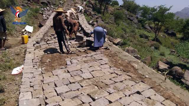 ذمار.. تدشين مبادرات رصف وتأهيل خمس طرق في مديرية مغرب عنس