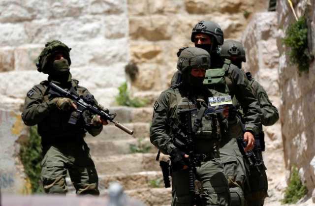 قوات العدو الصهيوني تشن حملة اقتحامات واعتقالات في الضفة الغربية