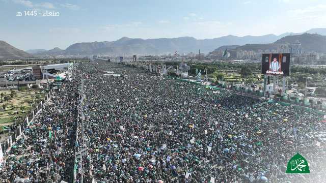 علماء ومسؤولون ومشايخ وقيادات لـ” الثورة “: التغيير سُنّة الله في الأرض ونحن مع الشعب نفوض قائد الثورة في كل مرحلة