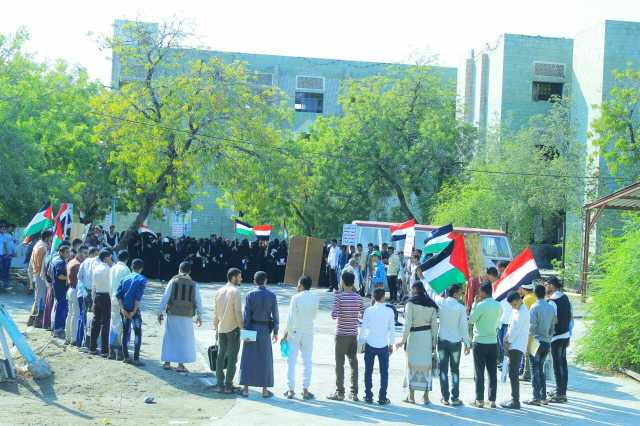 طلاب وكوادر كلية الهندسة بجامعة الحديدة ينددون بجرائم العدو الصهيوني في غزة