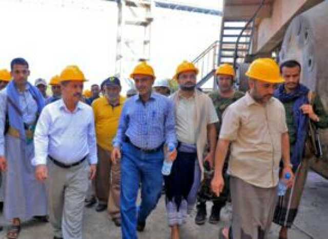 لجنة التجارة بمجلس النواب تطلع على سير العمل في مصنع اسمنت باجل في الحديدة