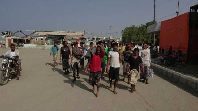 استقبال 29 صياداً في الحديدة بعد احتجازهم أكثر من عام في سجون إريتريا