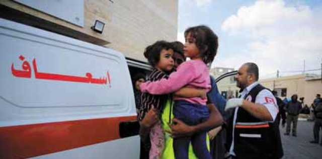 “الأطباء ورجال الدفاع المدني في غزة “