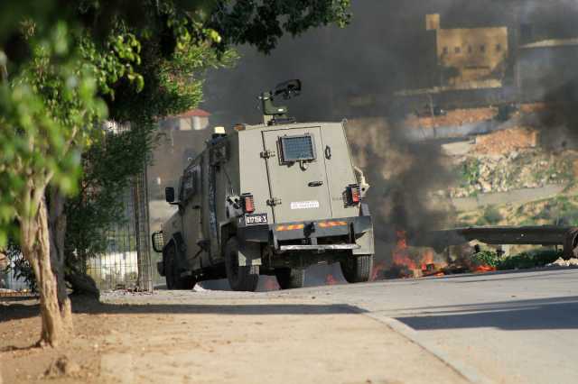 العدو الصهيوني يشن حملة اعتقالات واسعة في الضفة الغربية المحتلة