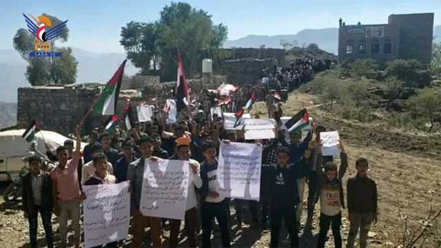 مدارس مديرية السلفية بريمة تنظم مسيرات طلابية تضامنا مع الشعب الفلسطيني