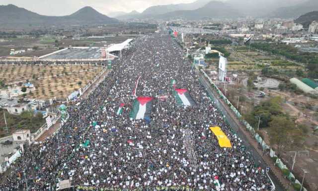 الحشود المليونية بميدان السبعين تعلن النفير لمواجهة أعداء الأمة ورعاة الإرهاب أمريكا وإسرائيل