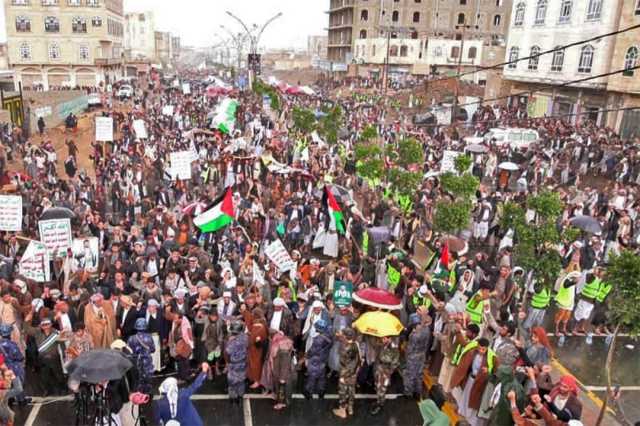 ثلاث مسيرات حاشدة في عمران بعنوان “ثابتون مع فلسطين..وأمريكا أم الإرهاب”