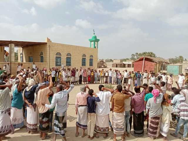 وقفات حاشدة بالحديدة نصرة للأقصى وتنديداً بالتصعيد الأمريكي في البحر الأحمر