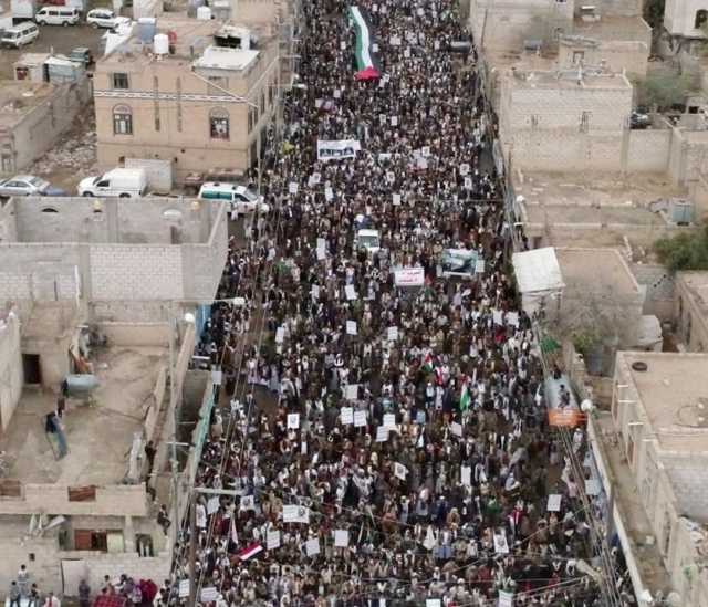 مسيرة جماهيرية بذمار تأكيداً على ثبات الموقف المساند للشعب الفلسطيني