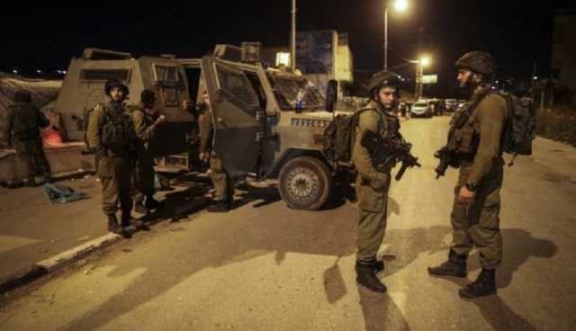 العدو الصهيوني يشن حملة دهم واعتقالات واسعة في الضفة الغربية المحتلة