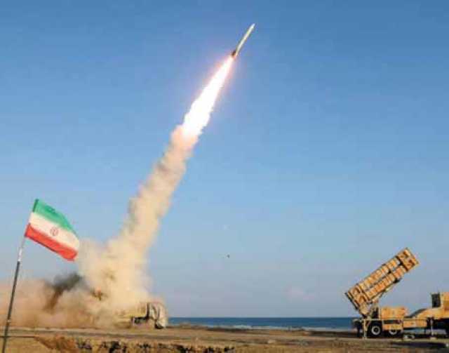طهران تنفذ هجوماً مركزاً على أهداف عسكرية في “إسرائيل” بمئات الصواريخ والطائرات المسيَّرة