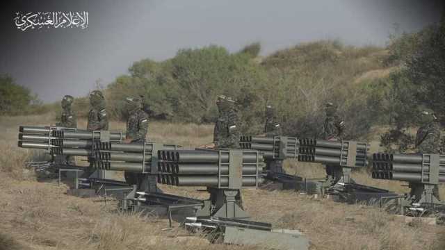 “كتائب القسام” تستهدف تجمعات لجيش العدو الصهيوني بصواريخ “رجوم” قصيرة المدى
