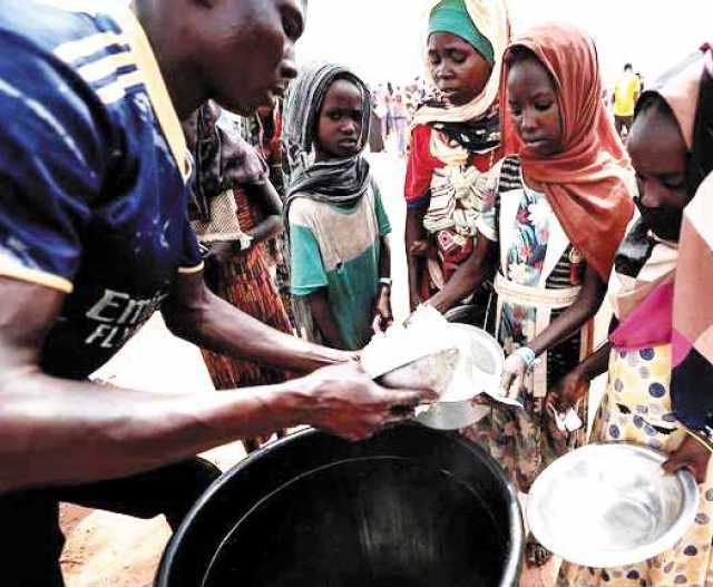 الدعم السريع تقصف الفاشر تحذيرات من خطر المجاعة في 14 منطقة سودانية