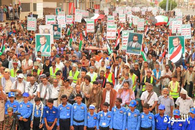 مسيرات جماهيرية في 26 ساحة بالحديدة تحت” لا عزة لشعوب الأمة دون الانتصار لغزة”