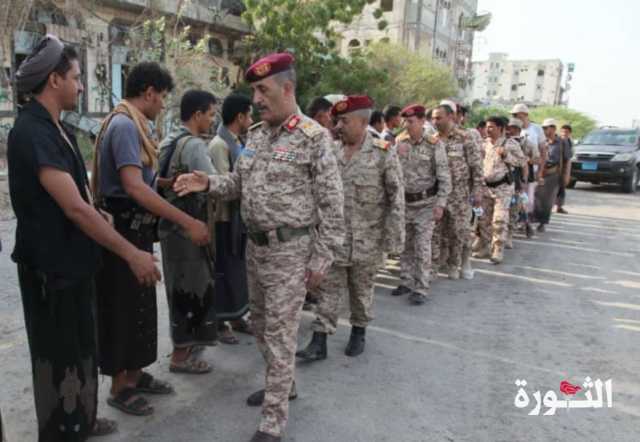 مدير دائرة الاستخبارات العسكرية يتفقد المرابطين في جبهات نجران وخب الشعف