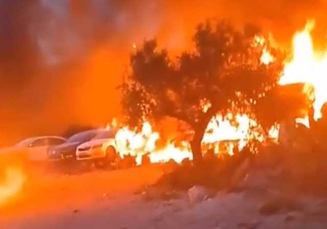مستوطنون صهاينة يحرقون أراضي زراعية شرق رام الله وإصابات باعتداء مستوطنين في أريحا