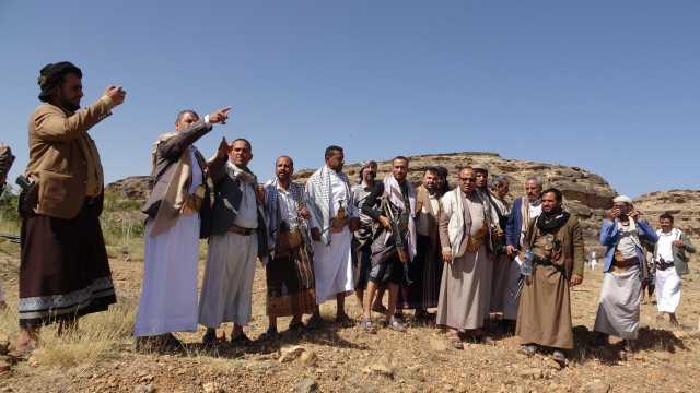 وفد من قبيلة نهم بمحافظة صنعاء يزور المرابطين في جبهة مأرب