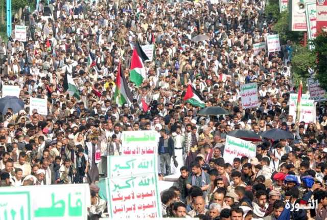 40 مسيرة حاشدة بإب تحت شعار ” ثابتون مع غزة.. وسنتصدى لأمريكا ومن تورط معها “