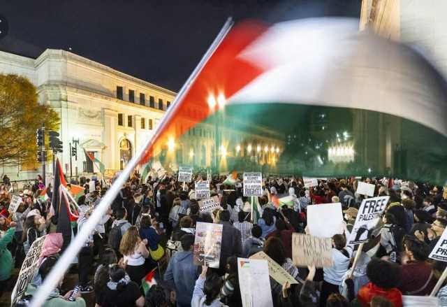 تظاهرة أمام سفارة “العدو الصهيوني” في السويد لوقف الإبادة الجماعية في غزة