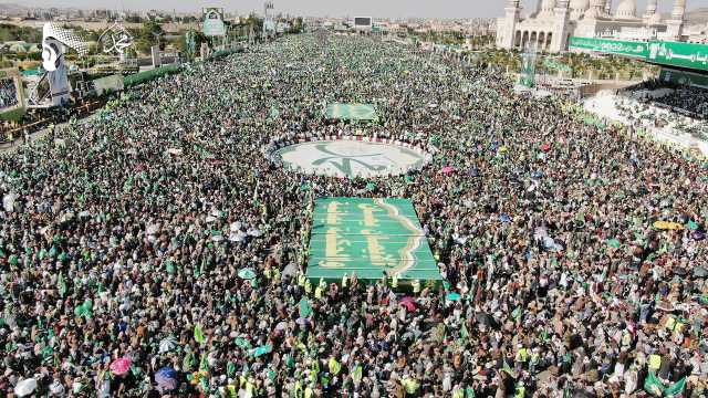 حشود أبناء اليمن في مناسبة المولد النبوي تمثل أكبر تجمع بشر ي على وجه الأرض