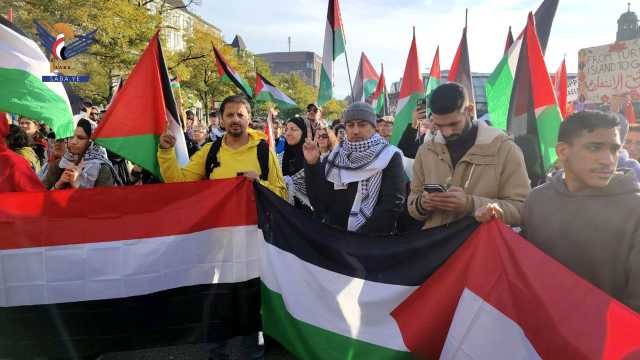 مسيرة بمدينة هامبورغ الألمانية دعماً لفلسطين ولبنان بمشاركة الجاليات اليمنية واللبنانية والفلسطينية