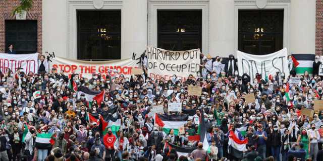 طلاب جامعة مينيسوتا الأميركية يتظاهرون احتجاجاً على العدوان الصهيوني في غزة