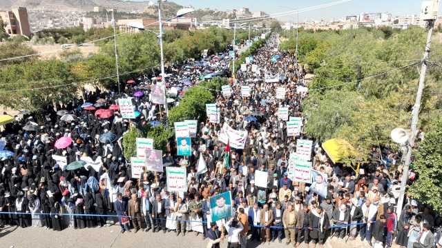 جامعة صنعاء تشهد مسيرة طلابية حاشدة في اليوم الدولي للتضامن مع فلسطين