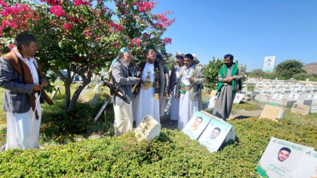 عوض وجران والكستبان يزورون أسر الشهداء في مديريتي سحار والصفراء بصعدة