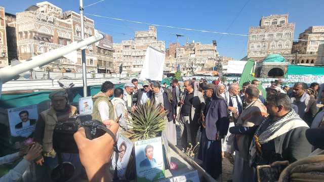 وزير الثقافة وأمين العاصمة يفتتحان معرض صور الشهداء بصنعاء القديمة