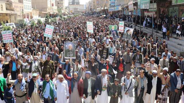 مسيرات حاشدة في دمت والحشاء وقعطبة وجبن بالضالع دعماً لغزة ولبنان