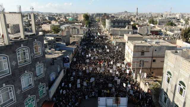 18 مسيرة حاشدة بذمار مباركة للبنان ودعما لغزة حتى النصر