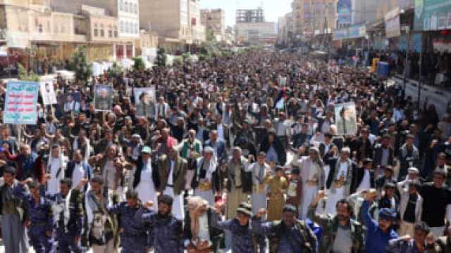 مسيرات ووقفات حاشدة بالضالع بعنوان “مع غزة جهاد وتعبئة واستنفار.. وجاهزون لردع أي عدوان”