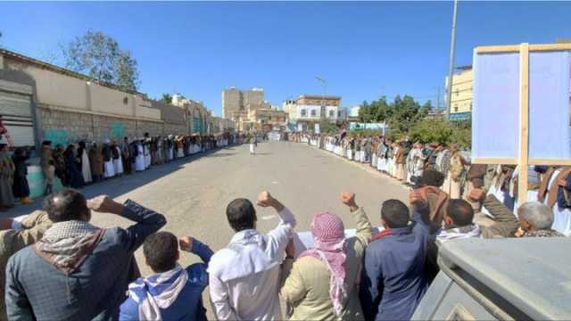 وقفة بصعدة تبارك تصاعد عمليات القوات المسلحة ضد السفن والمدمرات الأمريكية والإسرائيلية