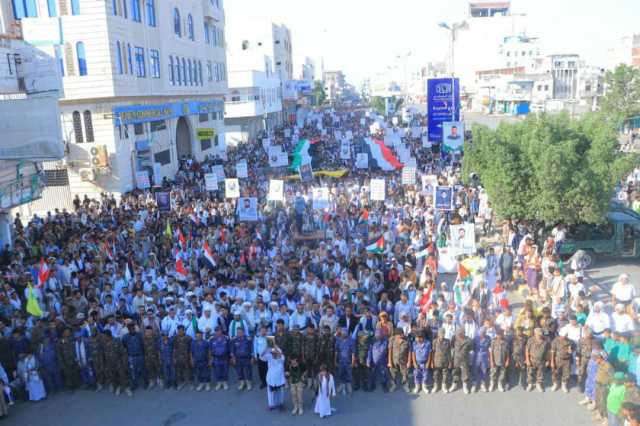 110 مسيرات في الحديدة بعنوان “ثابتون مع غزة.. بلا كلل ولا ملل ولا تردد”