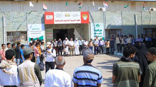 جامعة الحديدة تنظم وقفات تضامنية مع غزة وتبارك انتصارات المقاومة الفلسطينية