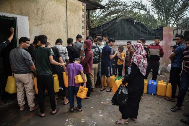 بلدية خان يونس تحذر من كارثه بعد توقف آبار المياه ومحطات الصرف