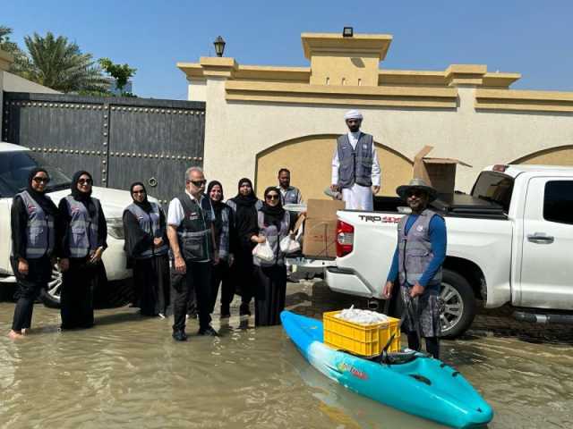 “جمارك دبي” و”دبي الخيرية” توزعان الوجبات والمؤن الغذائية على متضرري المنخفض الجوي