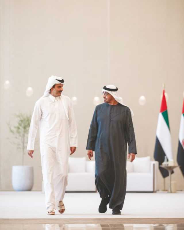 رئيس الدولة وأمير قطر يبحثان العلاقات الأخوية والمستجدات في المنطقة