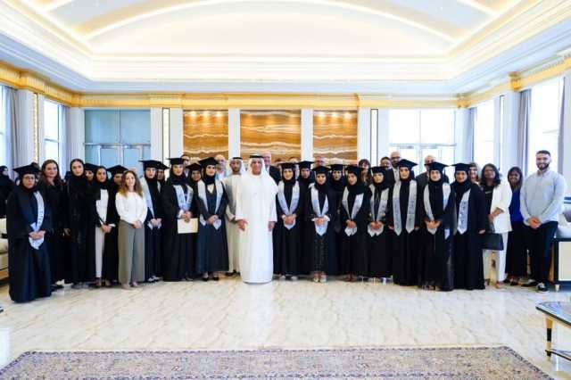 سعود بن صقر يستقبل خريجي “برنامج الضيافة الإماراتية”